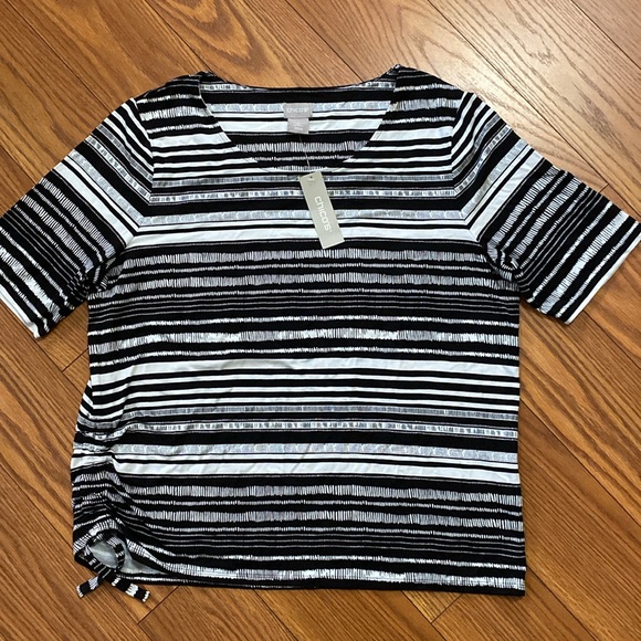 Chico’s woman’s knit top, striped, rushed side, back white short sleeve sz 2-L - Picture 11 of 12